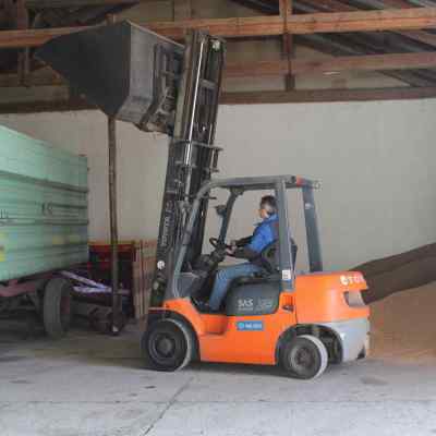 Forklift scale Agreto loading wheat